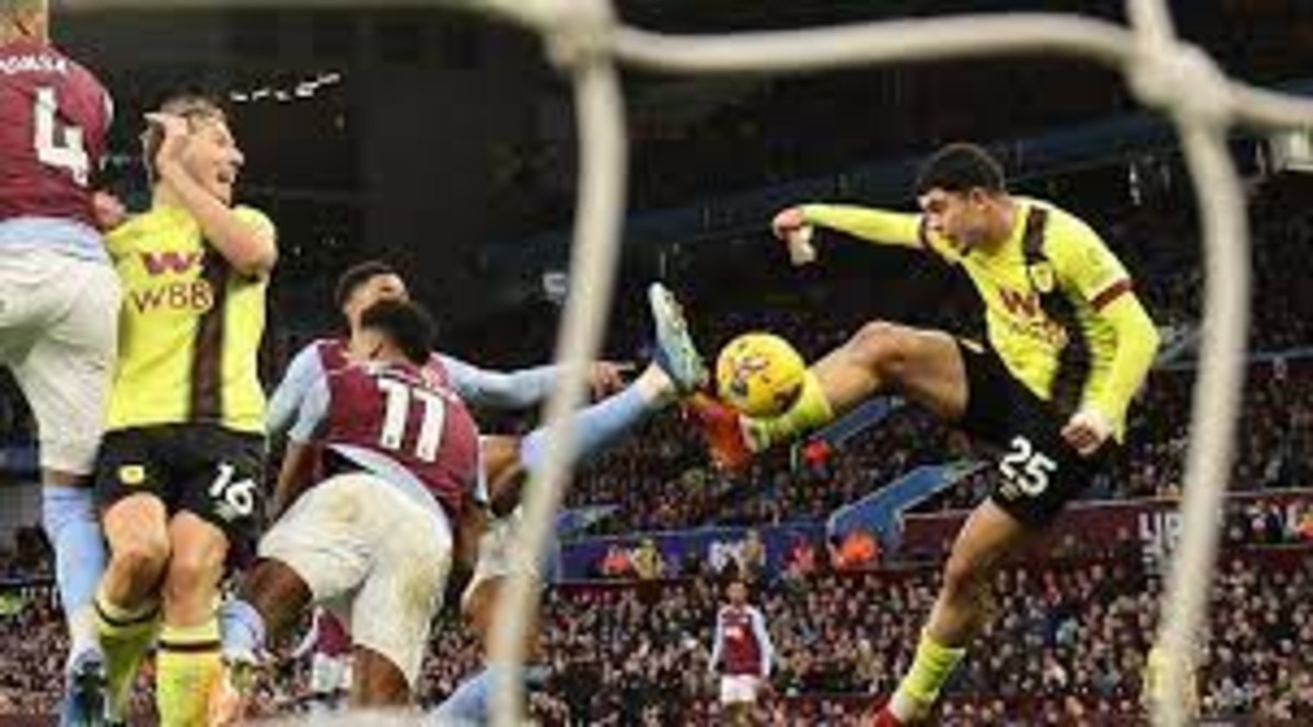 Premier League: Luiz penalty sends Villa joint top as Man City end epic year on a high